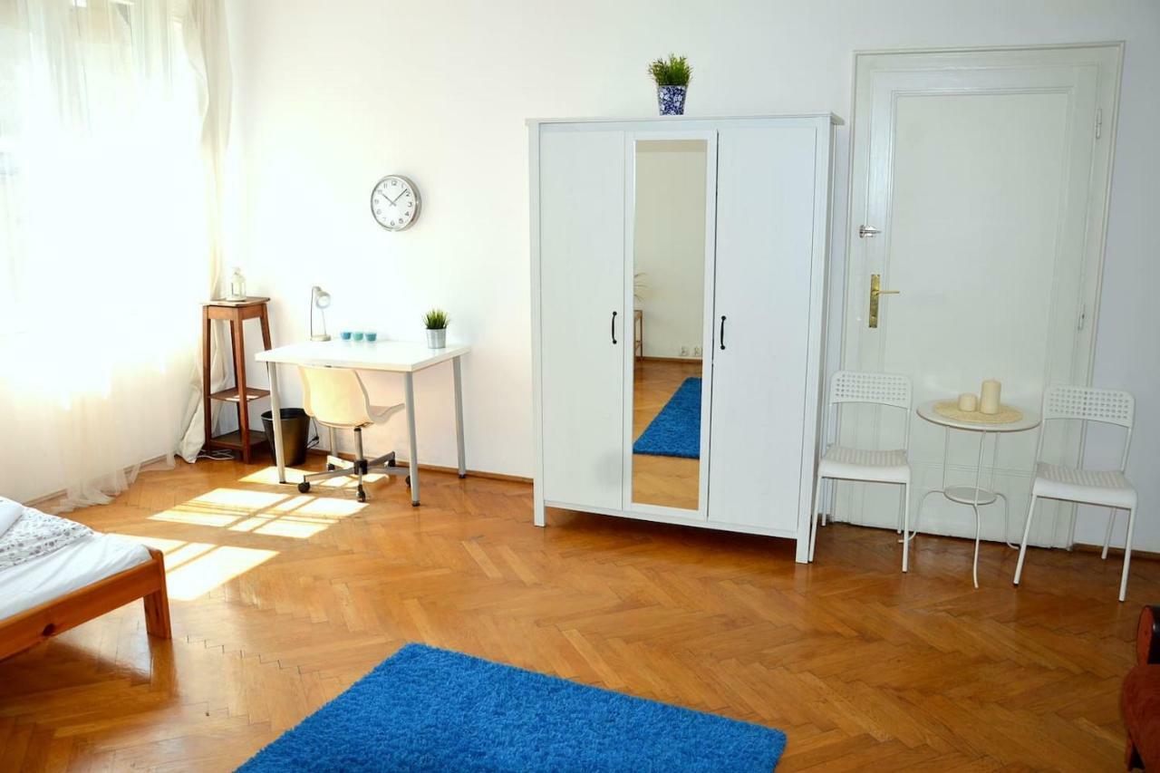 Retro Apartmentments Lobzowska Street Krakau Exterior foto